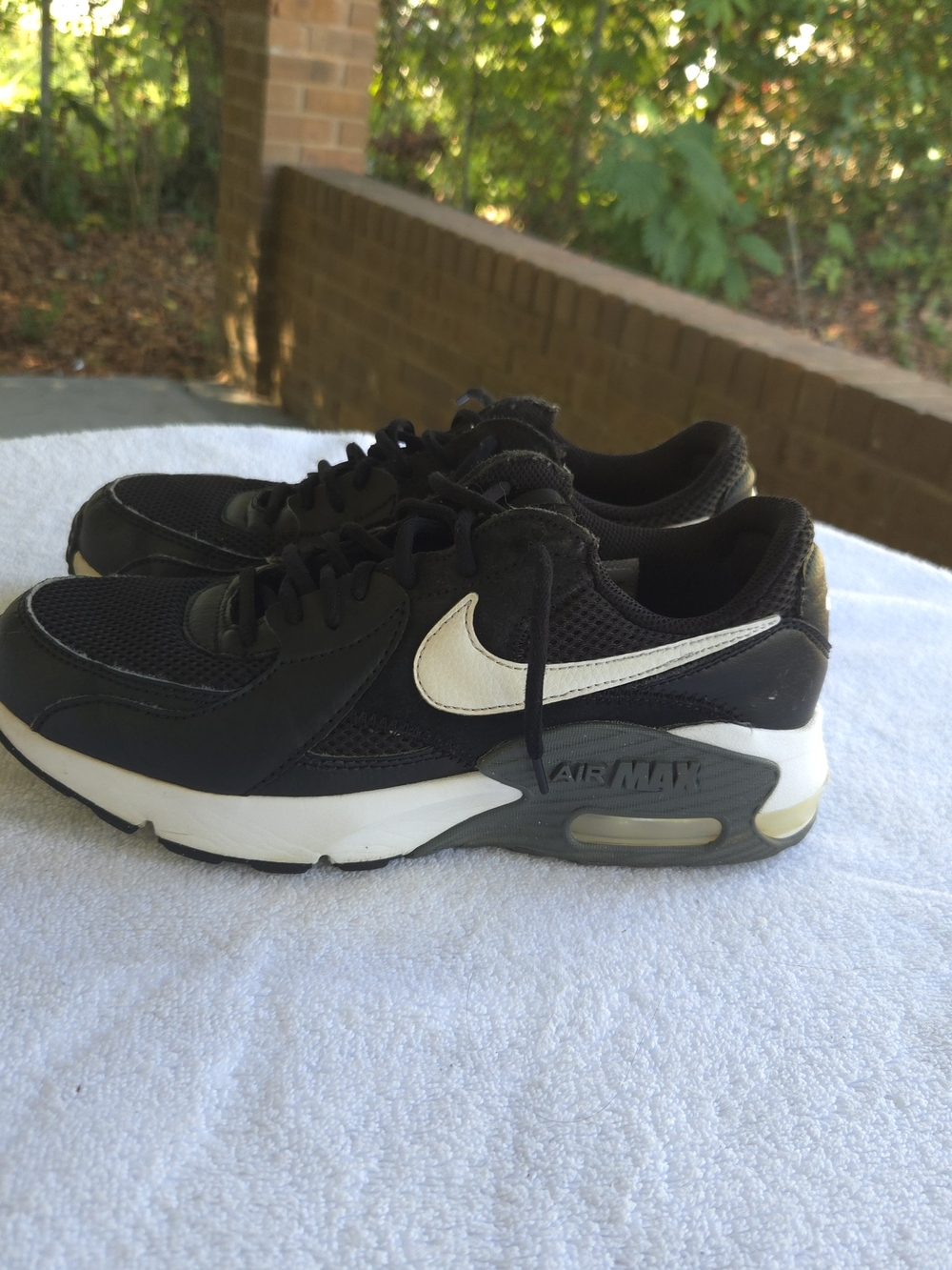 Nike Air Max Excee Women’s Black & White Running Shoes
